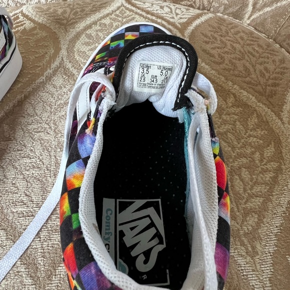 Vans - Picture 9 of 9